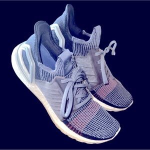 adidas‎ WMNS Ultra Boost 2019 Raw Indigo Shock Red
Size 9.5